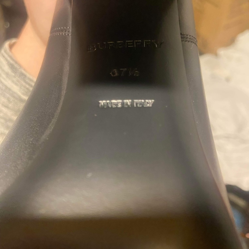 New never worn still in box, but the box it alittle messed up - Picture 2 of 2